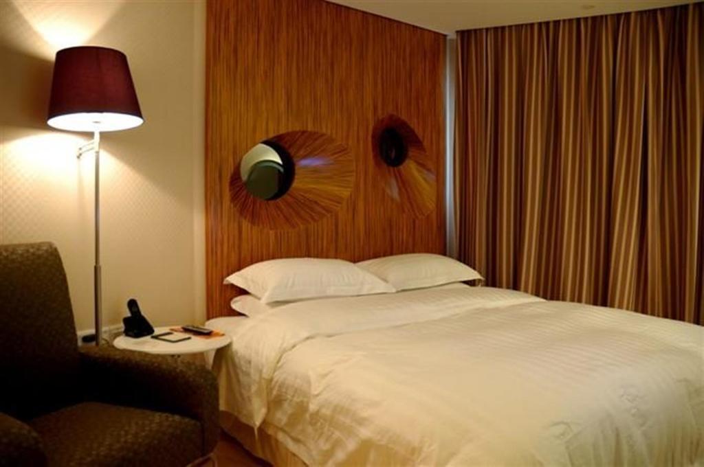 Brook Hotel Hangzhou Oda fotoğraf
